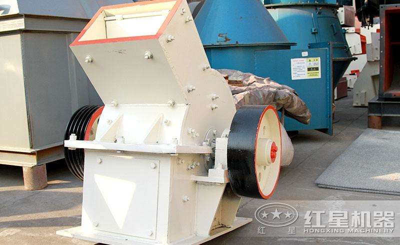小型錘式破碎機(jī)，體積小，易移動
